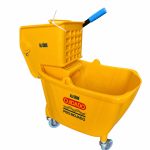 Otro lado del empaque de Carro Mopero con Exprimidor All Clean - 32 Litros